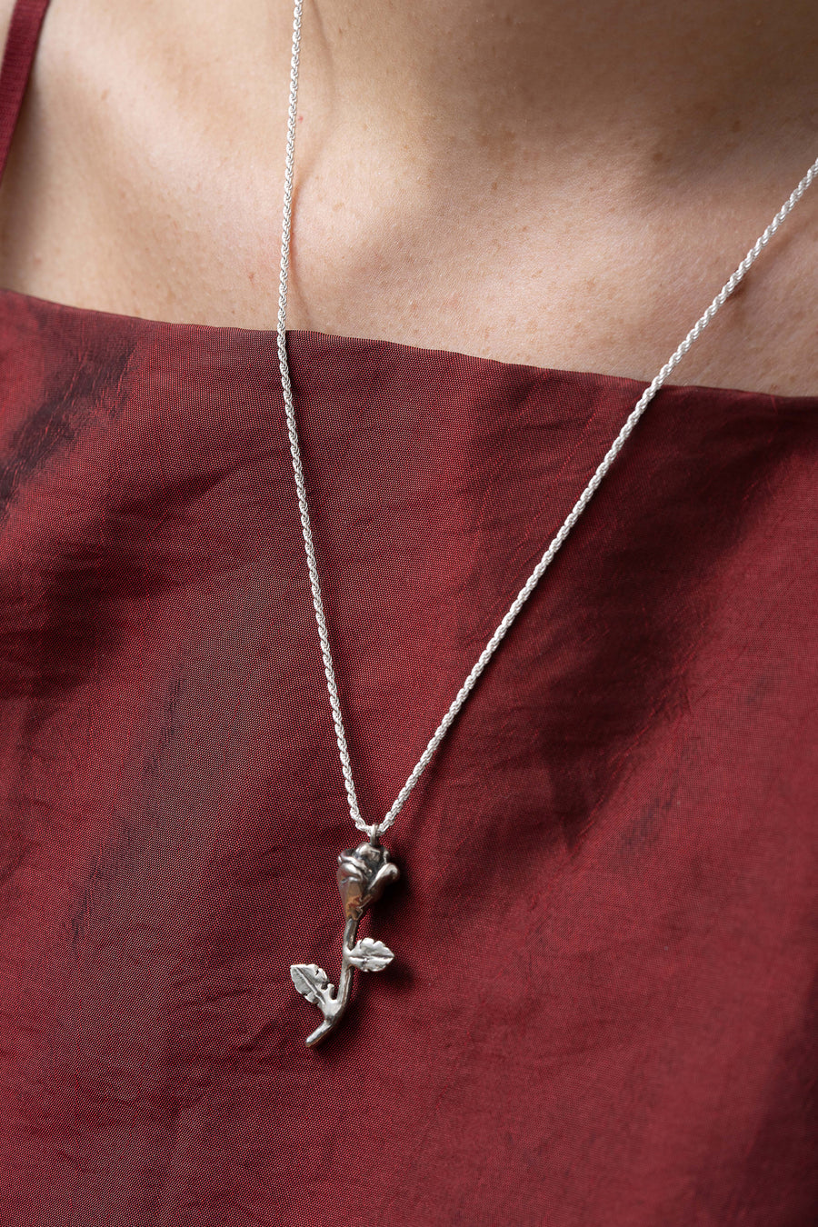 ROSE NECKLACE SILVER